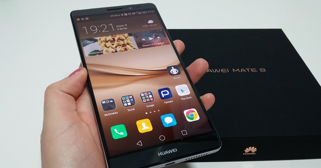  Pantalla de smartphone en ángulo