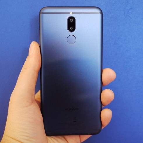  A parte de trás do smartphone