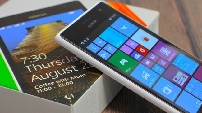  Smartphone y caja