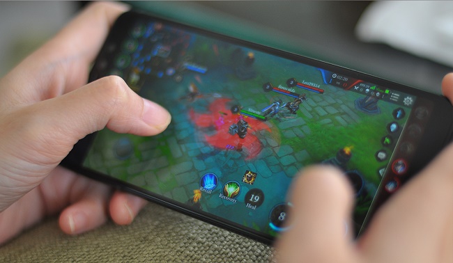  Auf dem Smartphone spielen