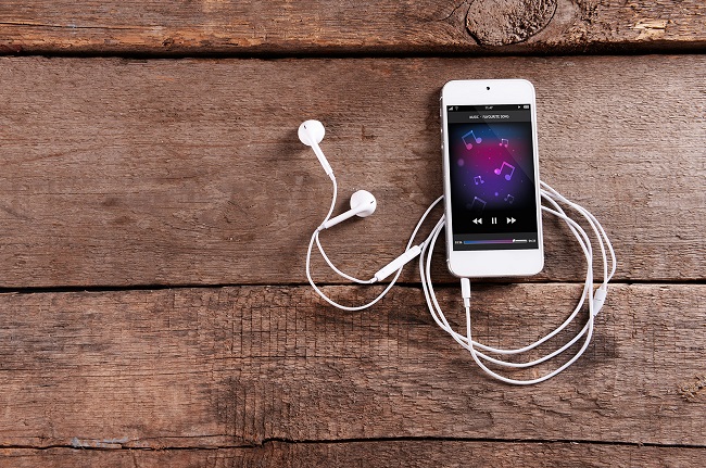 Smartphone con auriculares