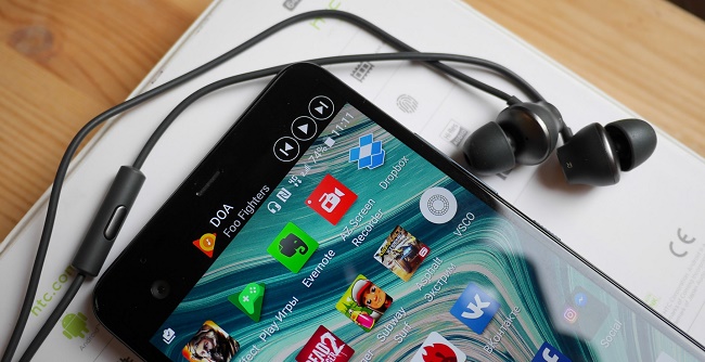  Smartphone con auriculares